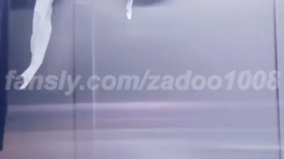 공중 화장실 탐방하며 영역표시하고 다니는 변녀 [레드걸 한국야동,최신야동,무료야동]